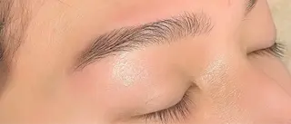 アイブロウ メンズ特化 ティアラのヘアスタイル