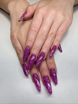 ネイル Feather ビューティーサロンのネイルデザイン