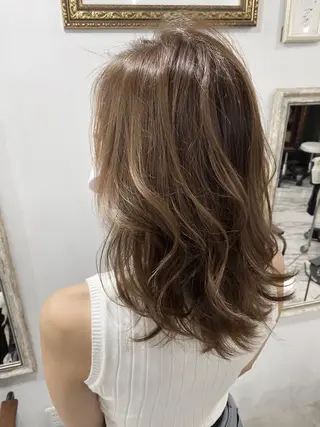 セミロング カラー 👑圧倒的カラー👑 佐々木祐希のヘアスタイル