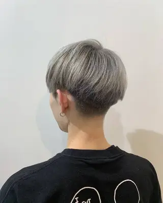 ショート カラー 松谷 遼のヘアスタイル