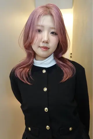 セミロング カラー 🌟暖色系ハイトーン 🌟AIのヘアスタイル