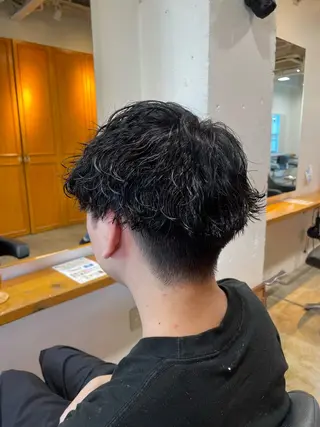 パーマ メンズ RIN／韓国ヘア レイヤーカットのヘアスタイル