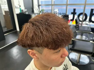 ショート カラー パーマ men’s salon dot. tokyo 横浜店所属・🔥メンズ特化 カット1100円🔥のヘアスタイル