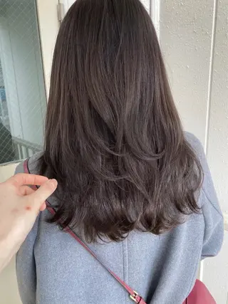 セミロング roka ノゾミのヘアスタイル