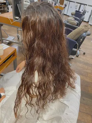 ロング パーマ ink Runaのヘアスタイル