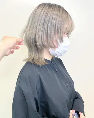 ミディアム 大阪ウルフカット ハッシュカットのヘアスタイル
