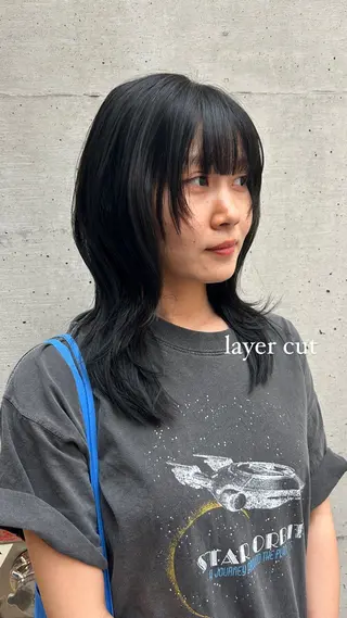 セミロング カラー ミウラナツサ /レイヤーカットのヘアスタイル