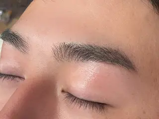 アイブロウ feliz eyelash所属・おざき ゆきののマツエク・マツパデザイン