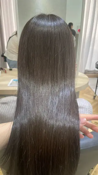 カラー ハッシュカット🖤 レイヤー/透けカラーのヘアスタイル