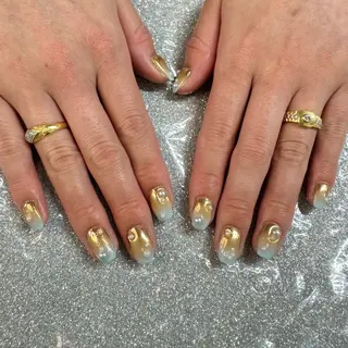 ネイル VIERU 🌈🎀💖のネイルデザイン