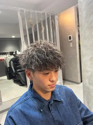 ショート カラー パーマ 矢島颯哉/ハイトーン ブリーチカラー💎のヘアスタイル