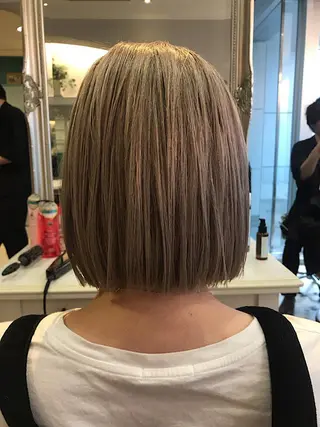 ショート カラー La fith liebe 京都駅前店所属・🌈ブリーチ特化🌈 MINATOのヘアスタイル