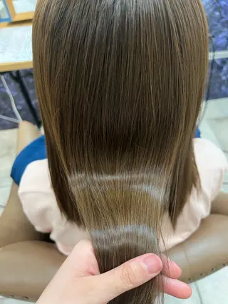 ミディアム カラー/アイリスト 麻優のヘアスタイル