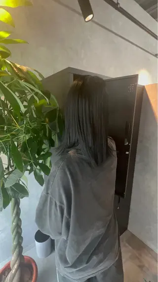 ミディアム motoトップカラー リスト/ブリーチカラのヘアスタイル