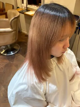 ミディアム 伊藤 利澄のヘアスタイル