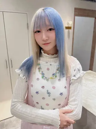 セミロング カラー ハイトーン/ 縮毛矯正のヘアスタイル