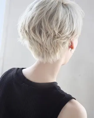 ショート カラー ワタベ ハヤト/ トップデザイナーのヘアスタイル
