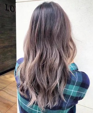 ロング salowin 原宿 aroa所属・韓国／ハッシュカット ／透明感カラー／金野のヘアスタイル