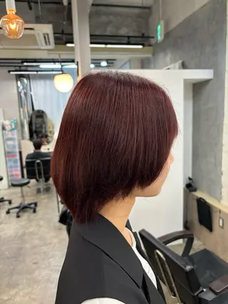 ショート カラー 渡 汐音のヘアスタイル