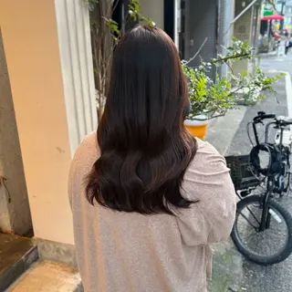 ロング カラー 芦刈 咲来のヘアスタイル