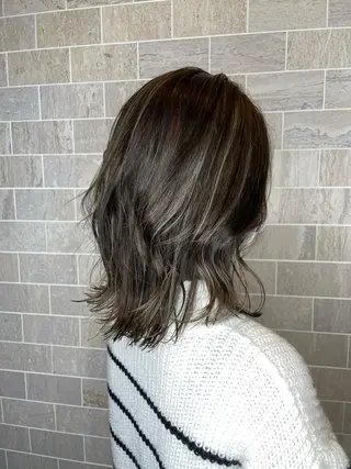 ミディアム ブリーチ毛矯正.髪質 改善.髪にドラマをのヘアスタイル