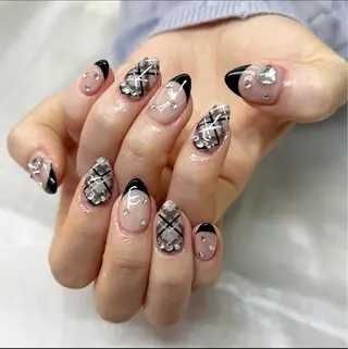 ネイル SATO 🎠🫧 痛ネイル/3Dパーツのネイルデザイン