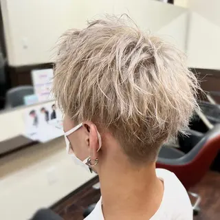 ショート カラー LAFF所属・土田 紘太のヘアスタイル