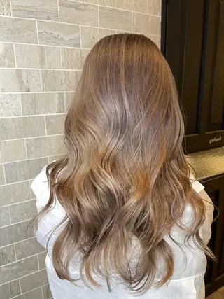 ロング ブリーチ毛矯正.髪質 改善.髪にドラマをのヘアスタイル