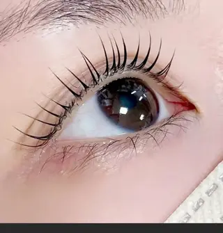 マツエク・マツパ 目元・まつパ・美肌フ ェイシャル谷町四丁目のマツエク・マツパデザイン