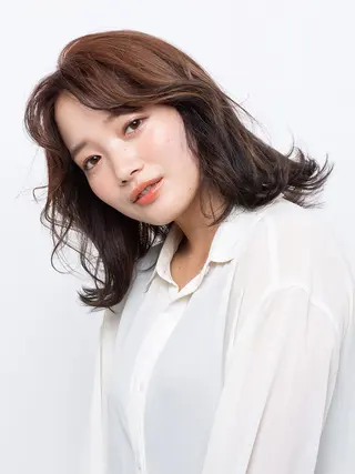 ミディアム カラー アース 新越谷店💇‍♀️のヘアスタイル