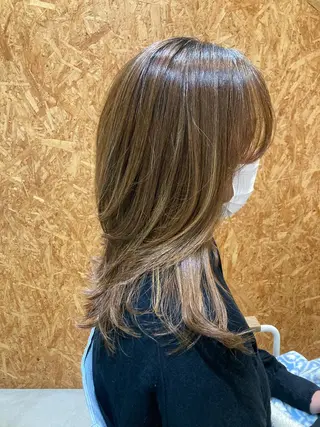 セミロング 折本 沙織のヘアスタイル