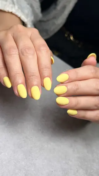 ネイル 関山 志乃のネイルデザイン