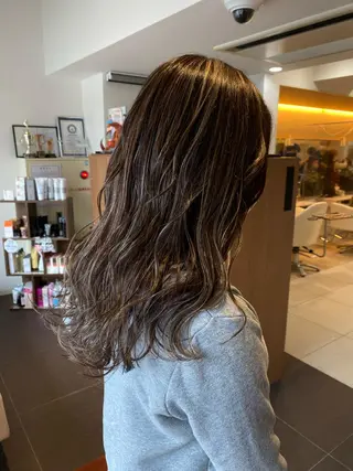 セミロング カラー 透明感カラーブリーチ 🌼シゲモトアヤ🌼のヘアスタイル
