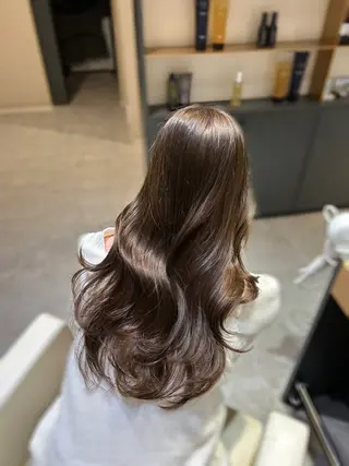 ロング 谷 亜澄のヘアスタイル