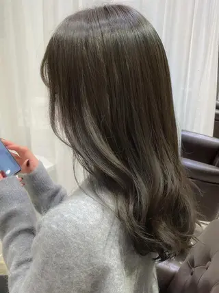 セミロング カラー 瀬原 千夏のヘアスタイル