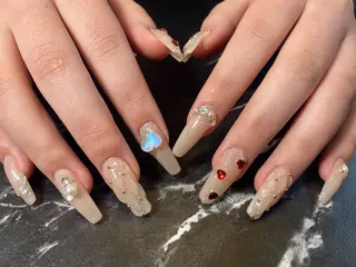 ネイル Ｌｉｔ所属・Ｌｉｔ .のネイルデザイン