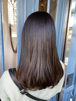 セミロング ブリーチ毛矯正.髪質 改善.髪にドラマをのヘアスタイル