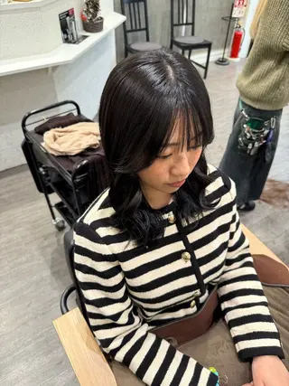 ミディアム カラー 上田 紗也のヘアスタイル