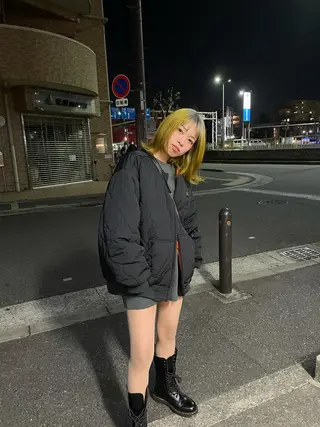 ミディアム 栗林 茉那のヘアスタイル