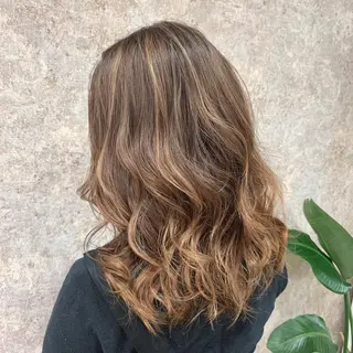 カラー piLLon/ RYUKAのヘアスタイル