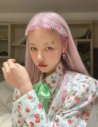 カラー 🤍韓国ワンホンヘ ア SHIONE🤍のヘアスタイル