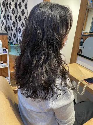 ロング パーマ あずまぐち めぐみのヘアスタイル
