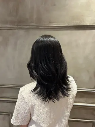 ミディアム カラー Lilly所属・成田 智彩のヘアスタイル