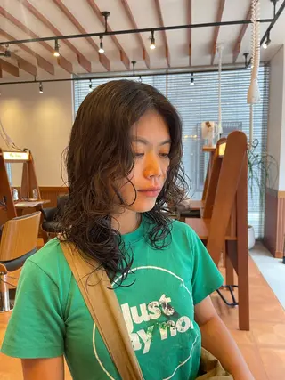 パーマ SASAnagano 岩下サードゥのヘアスタイル