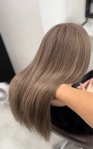 ロング カラー 心斎橋/艶ハイトーン TIELシュン💘のヘアスタイル