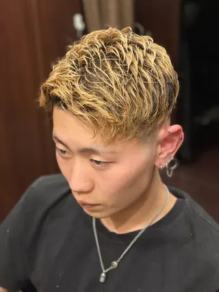 ショート メンズ 海老原 コウのヘアスタイル