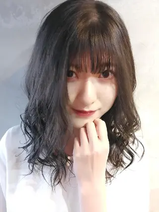 セミロング カラー grow上野御徒町【グロウ】所属・ブリーチ・ハイトーン 特化🎉内山のヘアスタイル