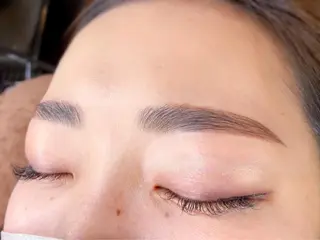 アイブロウ une 石橋阪大前・ 箕面・池田・蛍池のマツエク・マツパデザイン