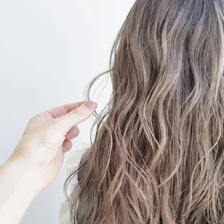 ミディアム カラー iplus✴ まつげ、眉毛、耳つぼのマツエク・マツパデザイン