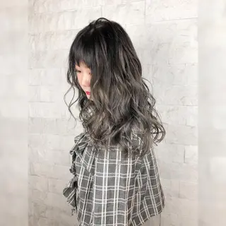 セミロング 圧倒的美髪ストレート ツダケイタロウのヘアスタイル